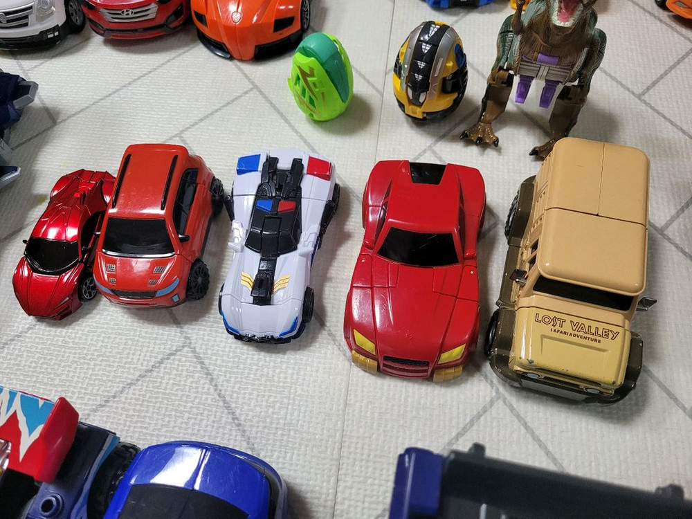 변신로봇-헬로카봇.또봇 장난감 세트 이미지