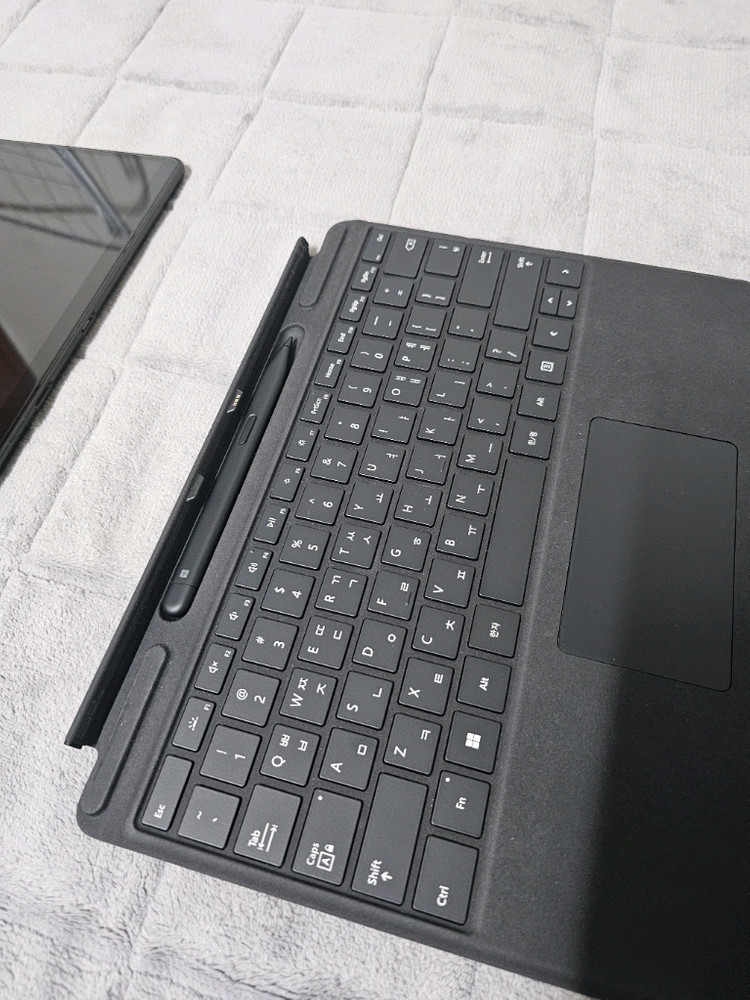 서피스프로9 i5 16gb 256gb x64 거의 새제품팝니다 이미지