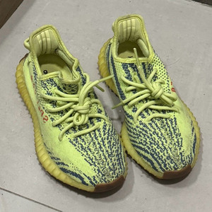 아디다스 이지 부스트 350 V2 프로즌 옐로우 이미지