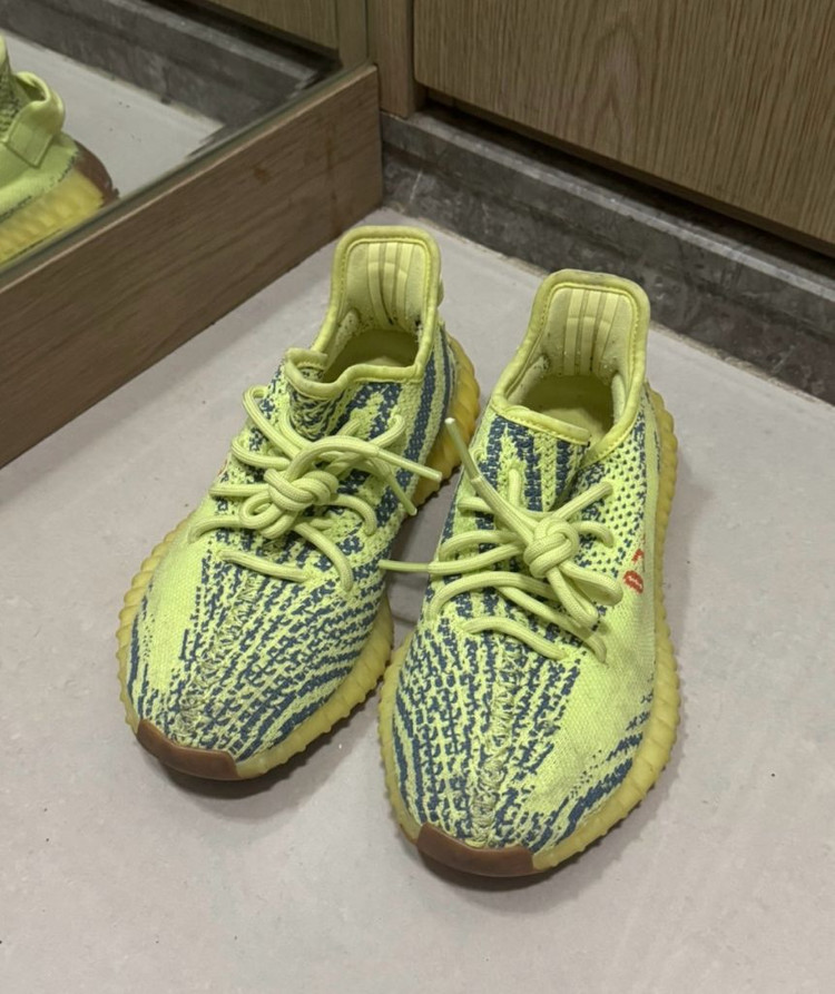 아디다스 이지 부스트 350 V2 프로즌 옐로우 이미지