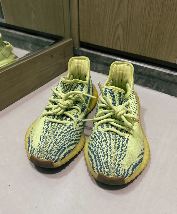 아디다스 이지 부스트 350 V2 프로즌 옐로우 이미지