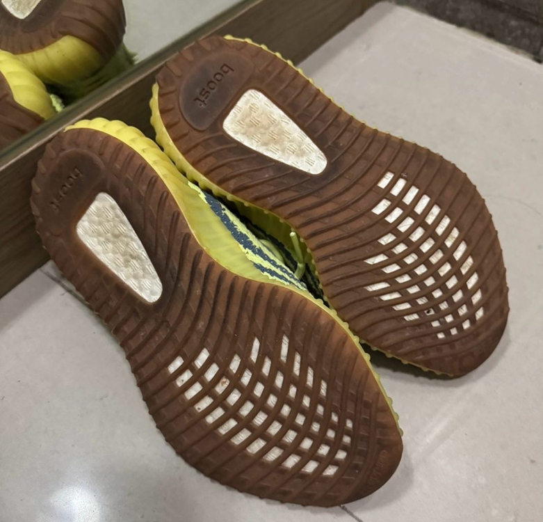 아디다스 이지 부스트 350 V2 프로즌 옐로우 이미지