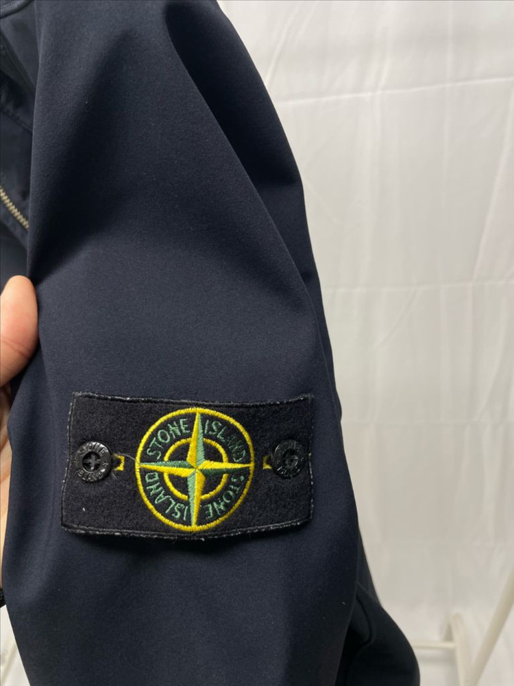 [백화점판] 스톤아일랜드 소프트쉘 후드 바람막이 자켓 [L] 이미지