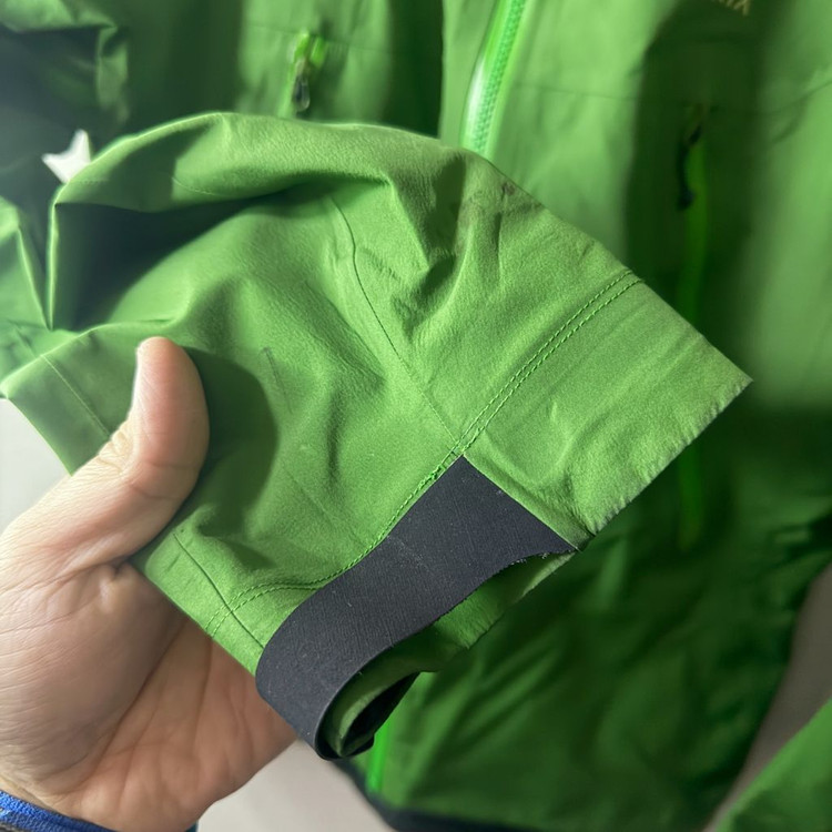 아크테릭스 베타LT 고어텍스 프로쉘 S (66-77) 캐나다 생산 이미지