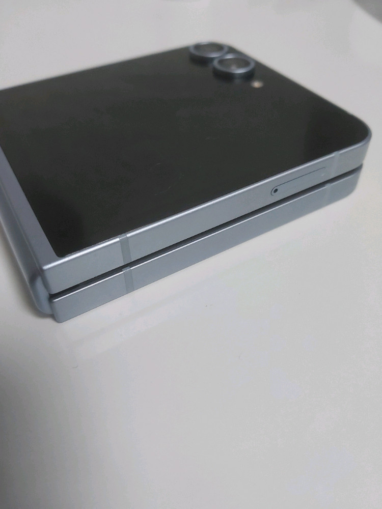 갤럭시Z플립6 256GB 이미지