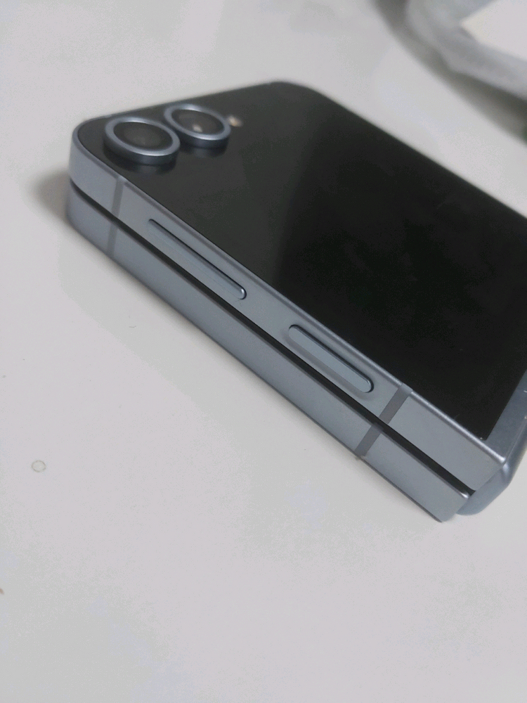 갤럭시Z플립6 256GB 이미지