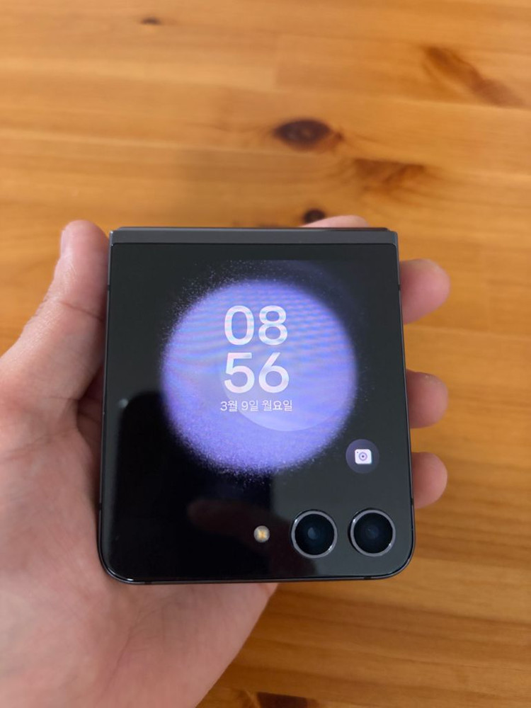 0011 갤럭시z플립5 256기가 그라파이트 이미지