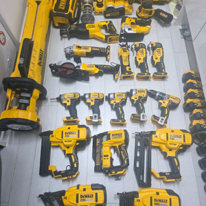 디월트 풀세트 직쏘 컷쏘 그라인더 멀티커터 스킬 월커터 임팩 해머 드릴 실타카 대타카 충전기 배터리 플랜지쏘 이미지