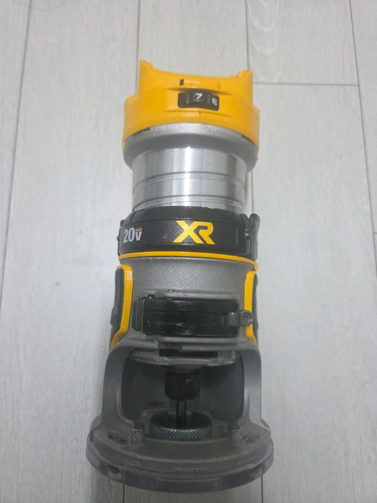 디월트 풀세트 직쏘 컷쏘 그라인더 멀티커터 스킬 월커터 임팩 해머 드릴 실타카 대타카 충전기 배터리 플랜지쏘 이미지