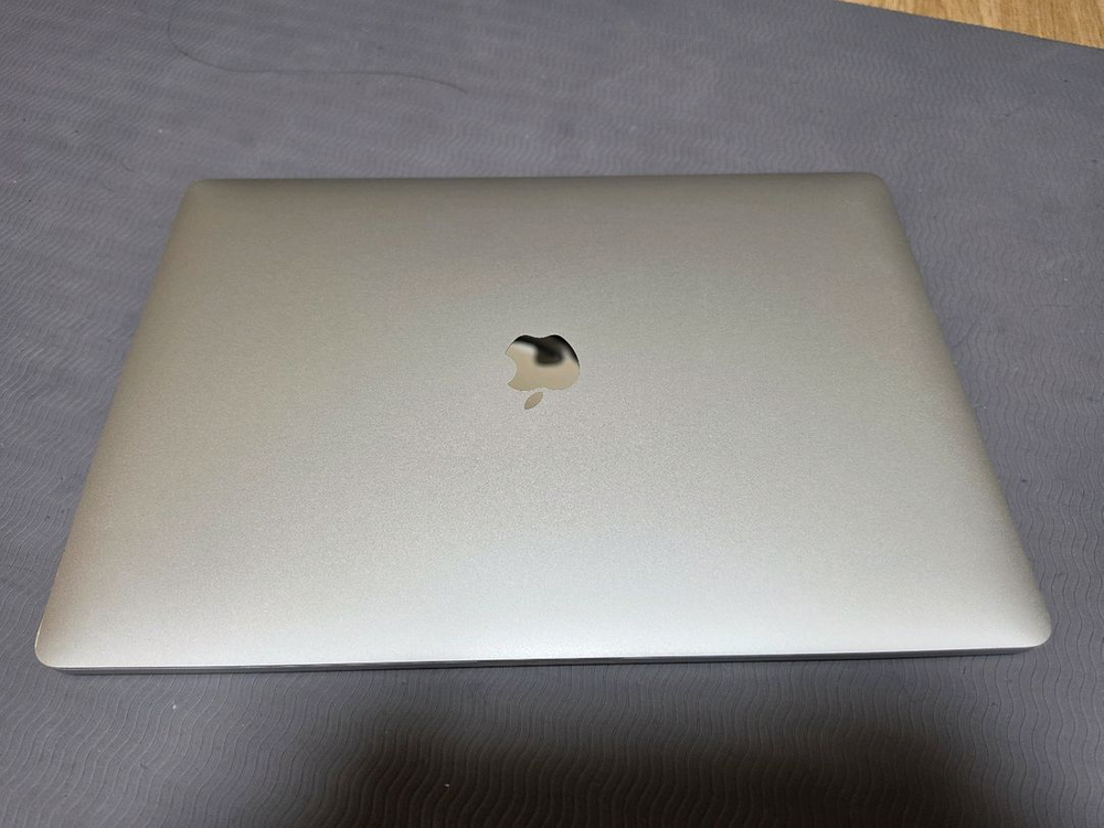 맥북프로 2018 15인치 이미지