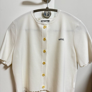 아페쎄 화이트 반팔 가디건 이미지