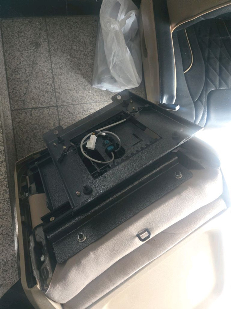 올뉴카니발2열3열시트(좌우이동브라켓포함) 이미지