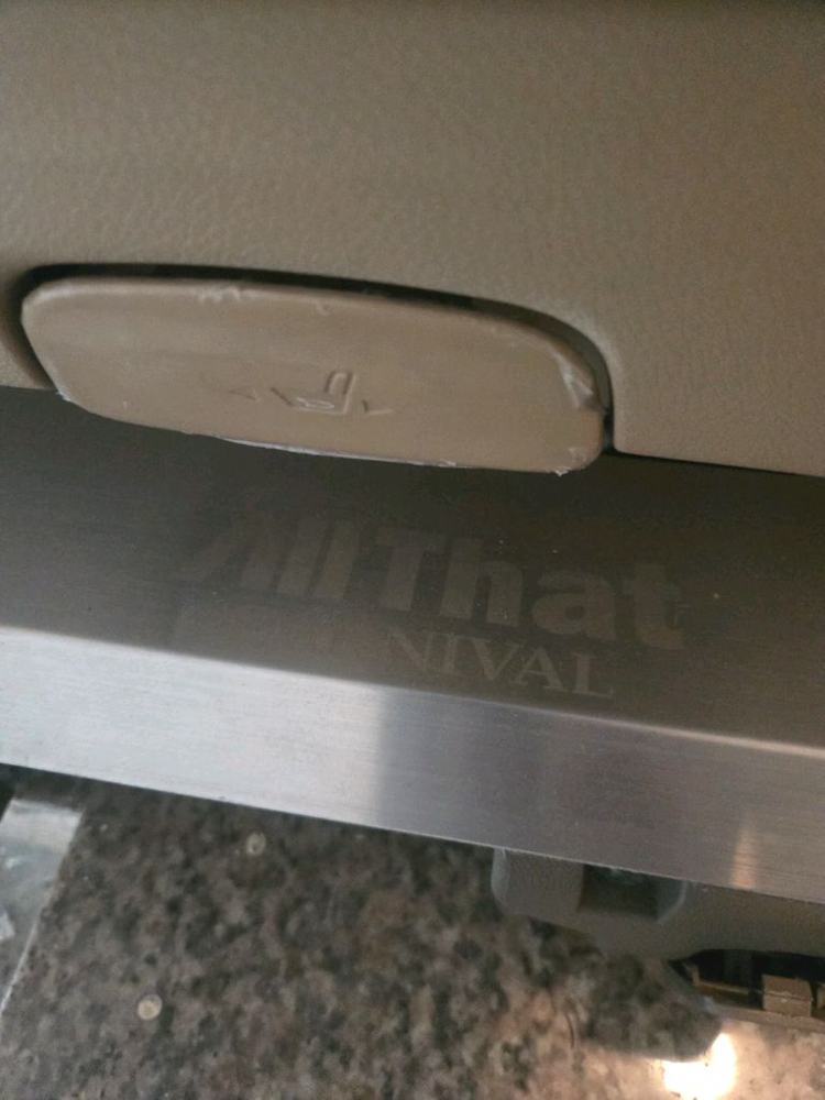 올뉴카니발2열3열시트(좌우이동브라켓포함) 이미지