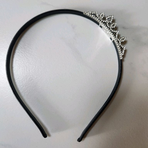 제이에스티나 , 버버리, 에트로 헤어밴드 이미지