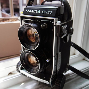 중형 필름카메라 MAMIYA C220 이미지