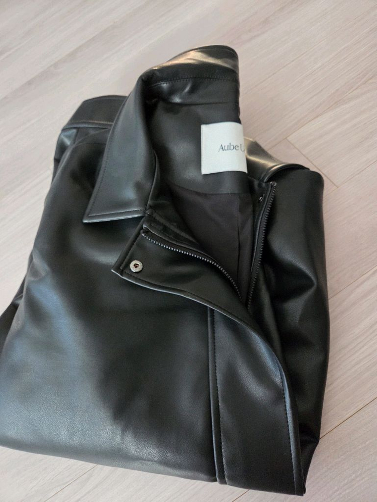 Aube Ue의 오버핏 레더 자켓 이미지