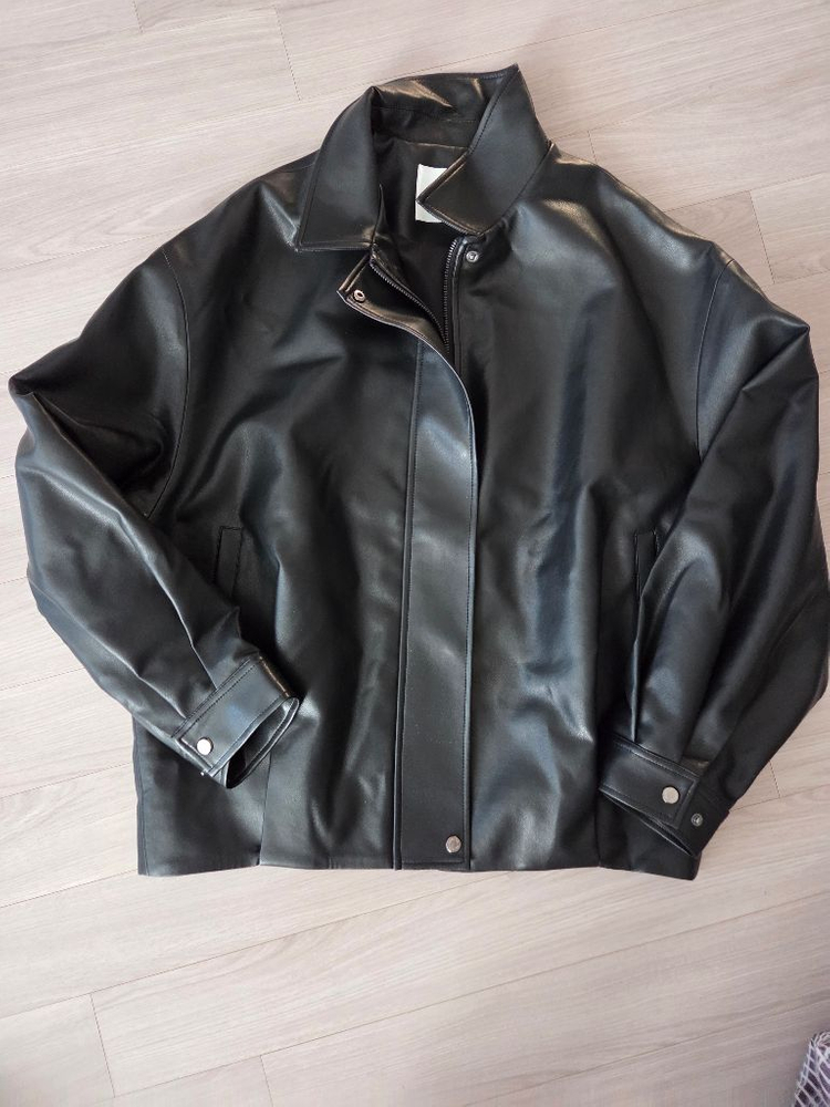 Aube Ue의 오버핏 레더 자켓 이미지