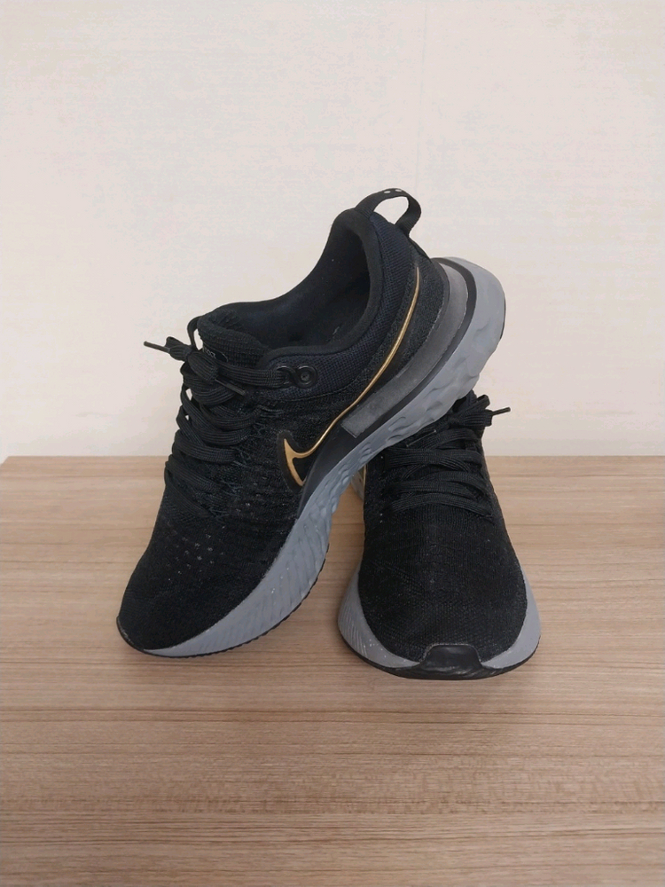 남성 나이키 리액트 인피니티 런 플라이니트 2 운동화 (265) 이미지