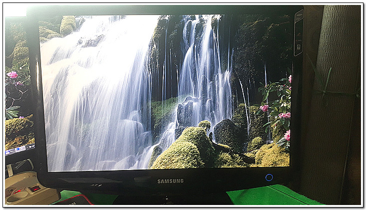 LG와 삼성 싱크마스터 LCD 모니터 (20인치, 22인치, 24인치) 이미지