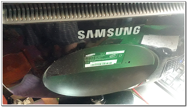 LG와 삼성 싱크마스터 LCD 모니터 (20인치, 22인치, 24인치) 이미지