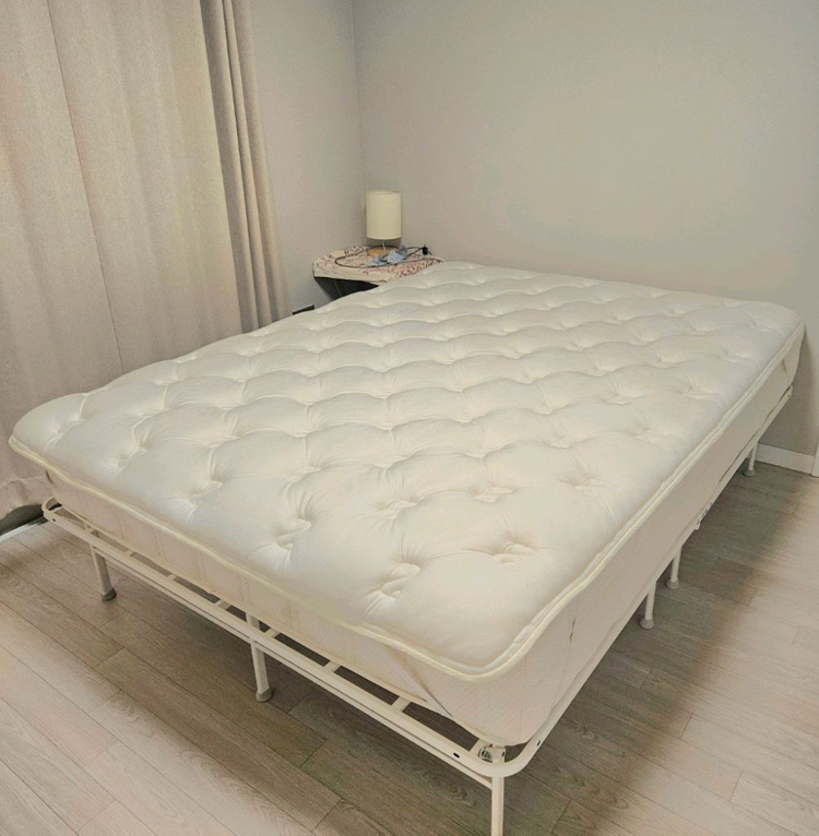 퀸 사이즈 침대 세트 (지누스 프레임 & 베스트슬립 매트리스) 이미지