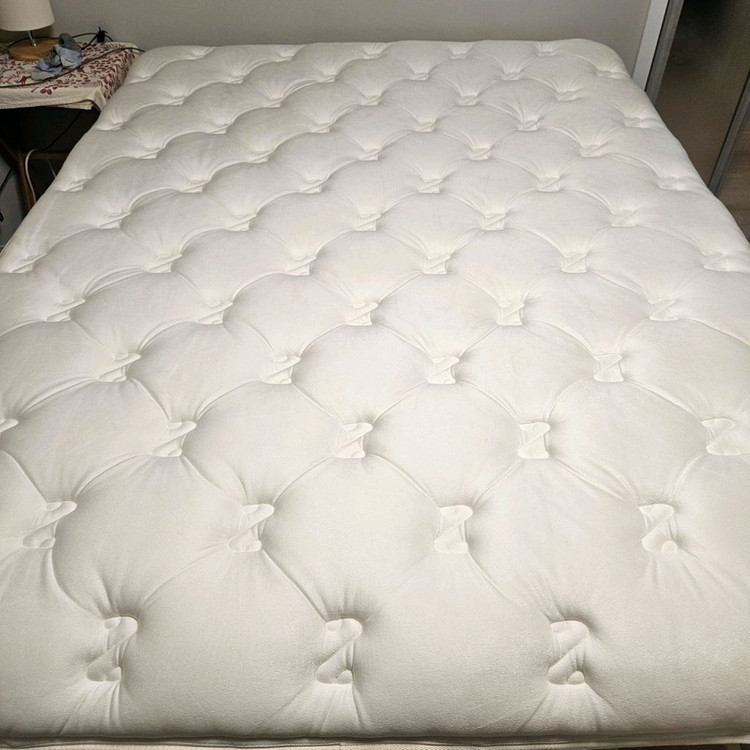 퀸 사이즈 침대 세트 (지누스 프레임 & 베스트슬립 매트리스) 이미지