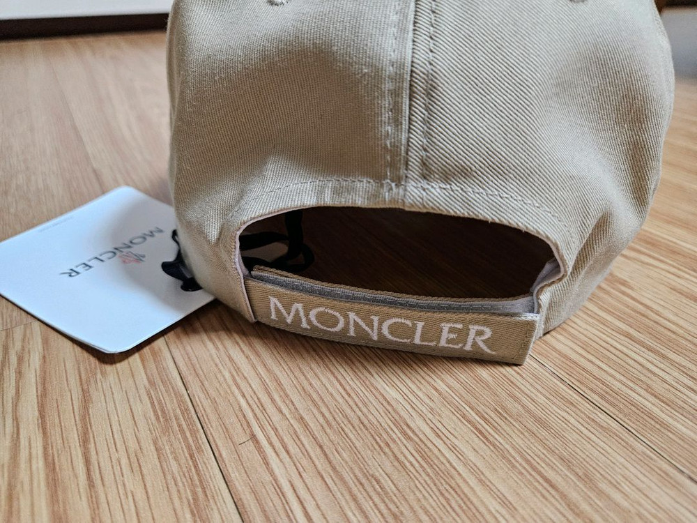 몽클레어 베이지 볼캡 모자 새상품 이미지