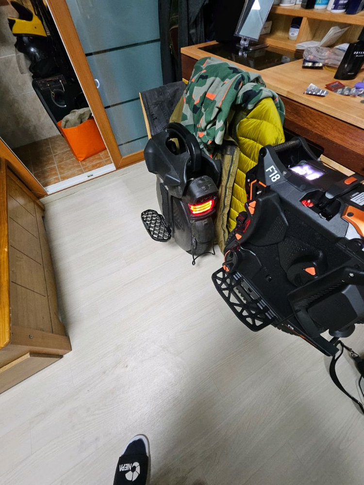 전동휠 인모션 11. 70만. 킹송 f18350새상품 공일공 육팔오오 오팔사공 이미지