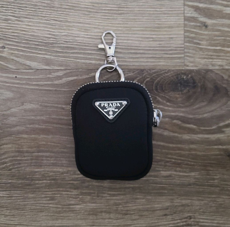 프라다 미니파우치키링파우치나일론가방미니백포켓버킷백복조리테수토호보백크로스백숄더백 구찌루이비통발렌시아가마르지엘라디올셀린 이미지