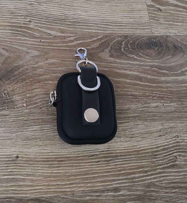 프라다 미니파우치키링파우치나일론가방미니백포켓버킷백복조리테수토호보백크로스백숄더백 구찌루이비통발렌시아가마르지엘라디올셀린 이미지