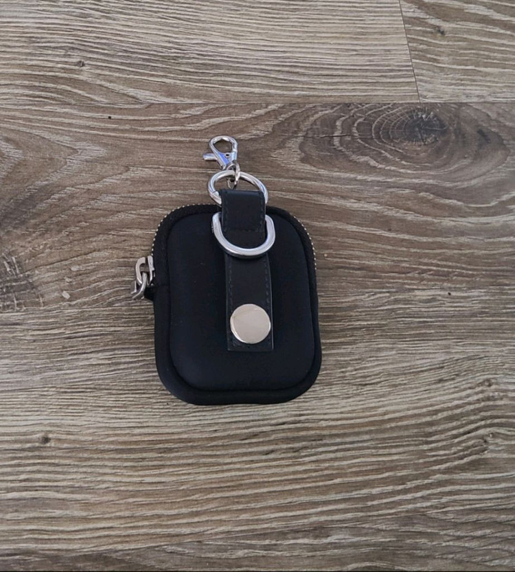 프라다 미니파우치키링파우치나일론가방미니백포켓버킷백복조리테수토호보백크로스백숄더백 구찌루이비통발렌시아가마르지엘라디올셀린 이미지