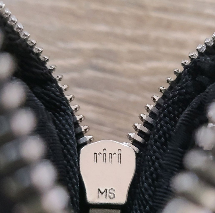 프라다 미니파우치키링파우치나일론가방미니백포켓버킷백복조리테수토호보백크로스백숄더백 구찌루이비통발렌시아가마르지엘라디올셀린 이미지