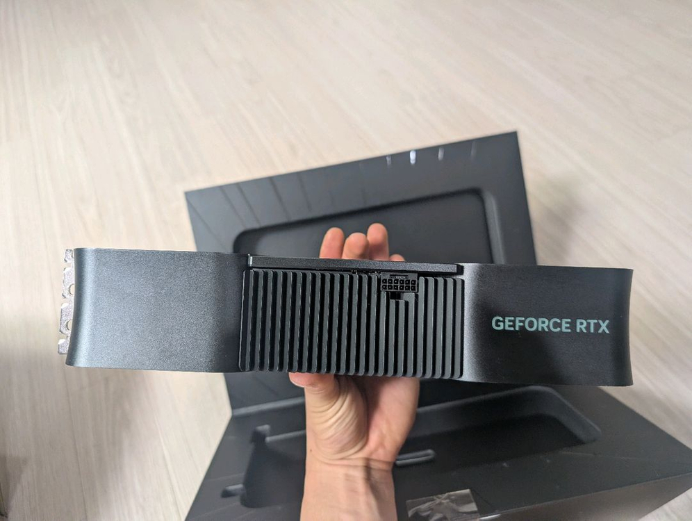 RTX 4080 Super FE 판매 이미지