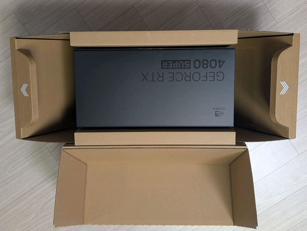 RTX 4080 Super FE 판매 이미지