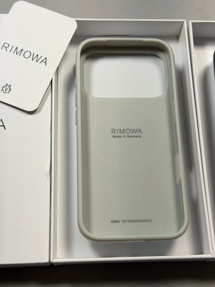 아이폰17프로 리모와 케이스 판매 이미지