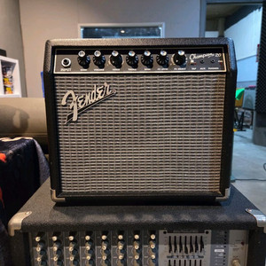 펜더 챔피온20 기타앰프 판매합니다 이미지
