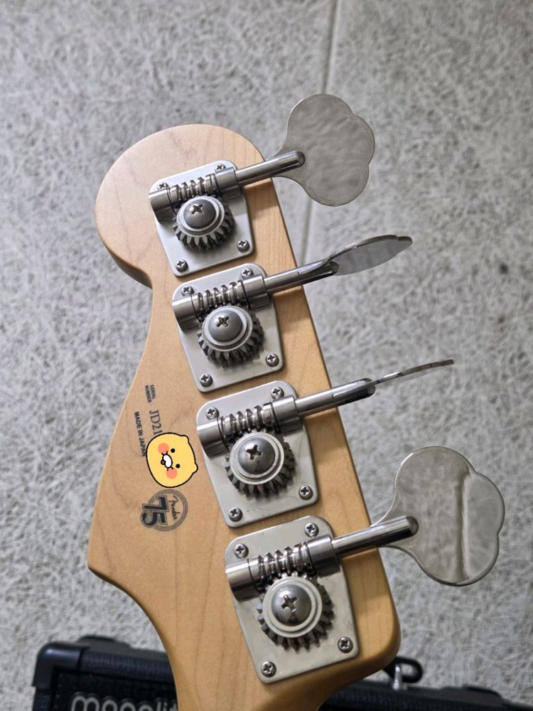 펜더 하이브리드2 재즈베이스 4현 이미지