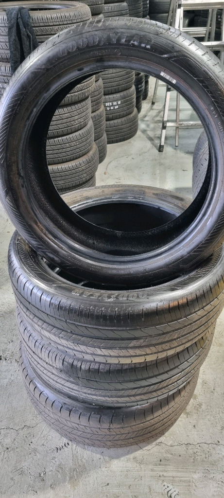 굿이어 타이어 215/50R19 S급 한대분 이미지