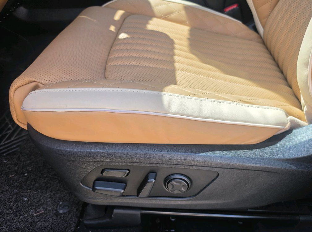 쏘렌토MQ4 1열 리무진시트 운,조포함 판매 이미지