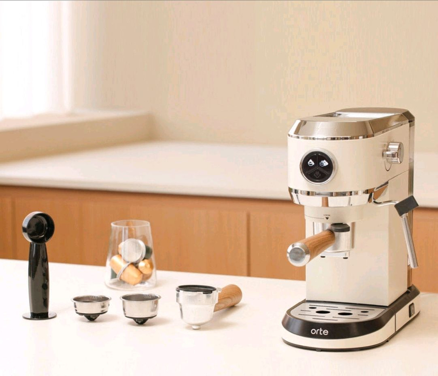 에스프레소 커피머신 디자인 예쁜 캡슐 파드 4종 커피머신 이미지