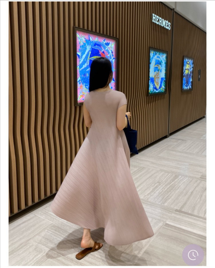 플리츠 원피스 블랙라벨 tw 플리츠 사선플리츠 드레스 새상품 코코넛베이지 / TW레터 핑크베이지 임부복 임산부원피스 이미지