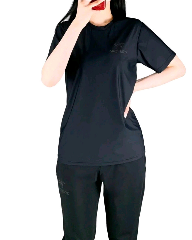아크테릭스 반팔티와 바지 세트 이미지