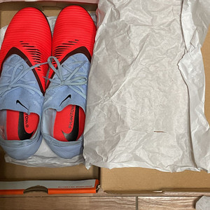 나이키 팬텀 6 로우 프로 AG-PRO HQ2317-400 축구화 이미지