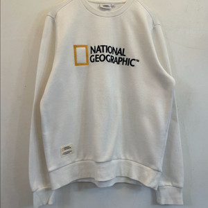 내셔널지오그래픽 화이트 맨투맨 이미지