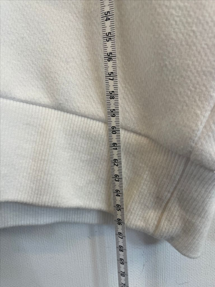 내셔널지오그래픽 화이트 맨투맨 이미지