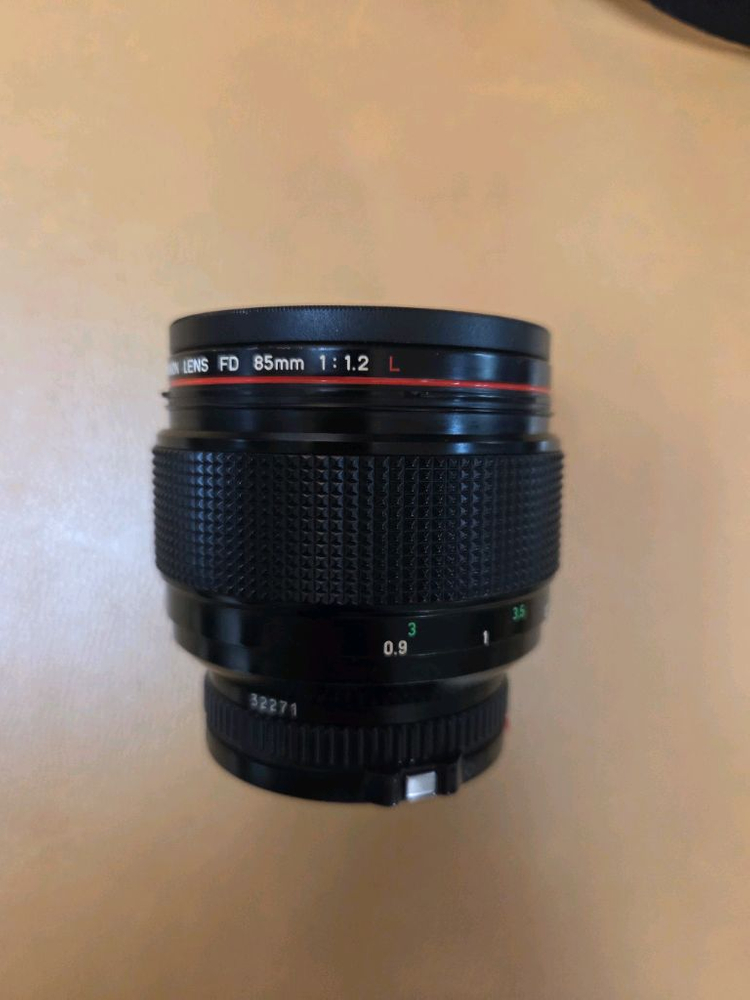 캐논 FD 85mm F1.2L 렌즈 이미지