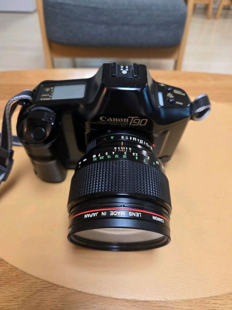 캐논 FD 85mm F1.2L 렌즈 이미지