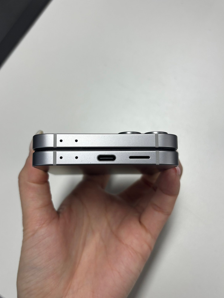 삼성 갤럭시 Z 플립6 실버 256GB／ 중고폰업무폰저가폰세컨폰공기계게임폰효도폰게임폰알뜰폰 이미지