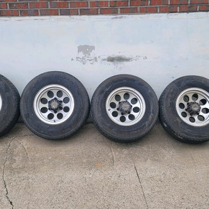 갤로퍼용15인치휠+255 75 15타이어 판매 이미지