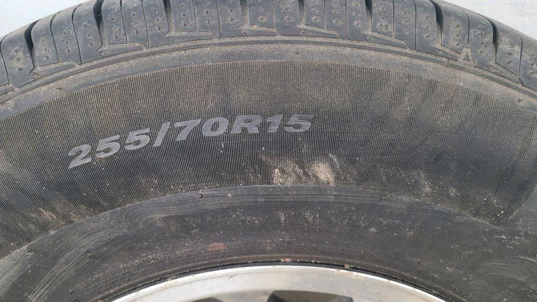 갤로퍼용15인치휠+255 75 15타이어 판매 이미지